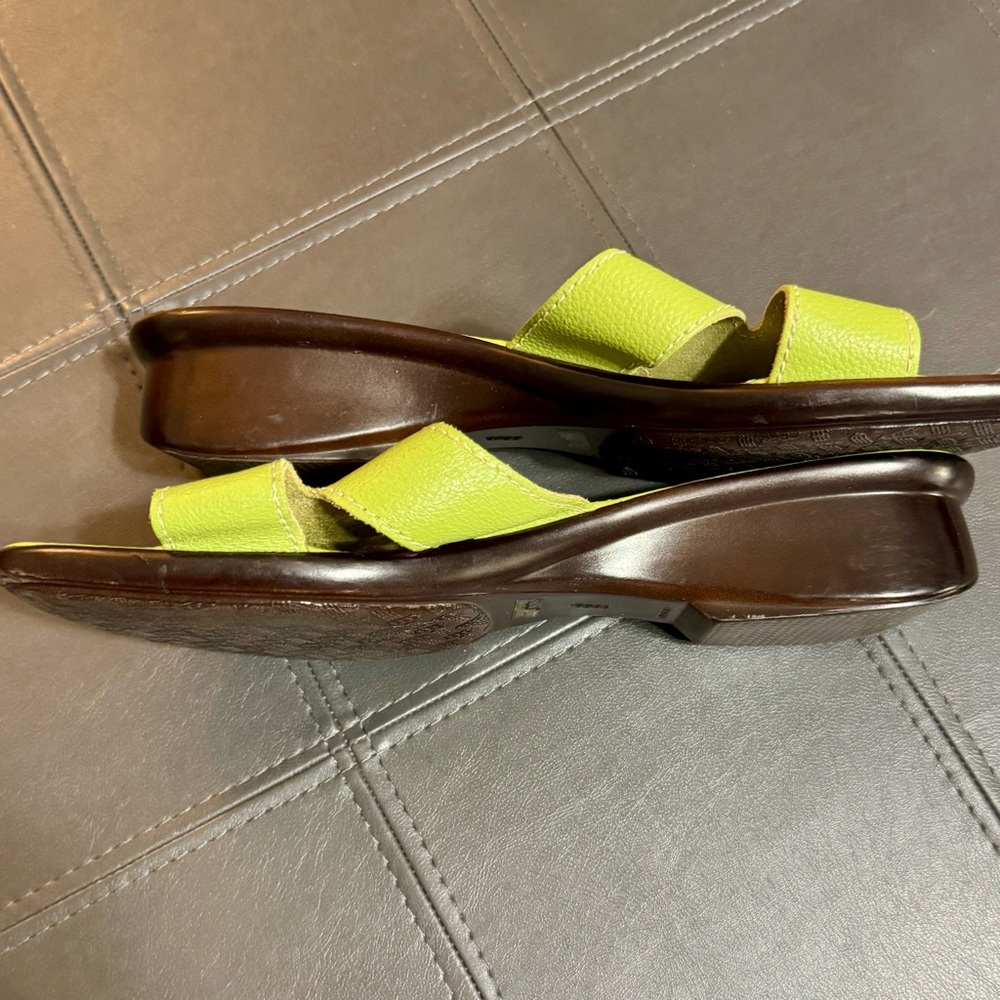 Women’s Lime Green Sandals Italian Shoemakers Size 10 - Picture 4 of 14